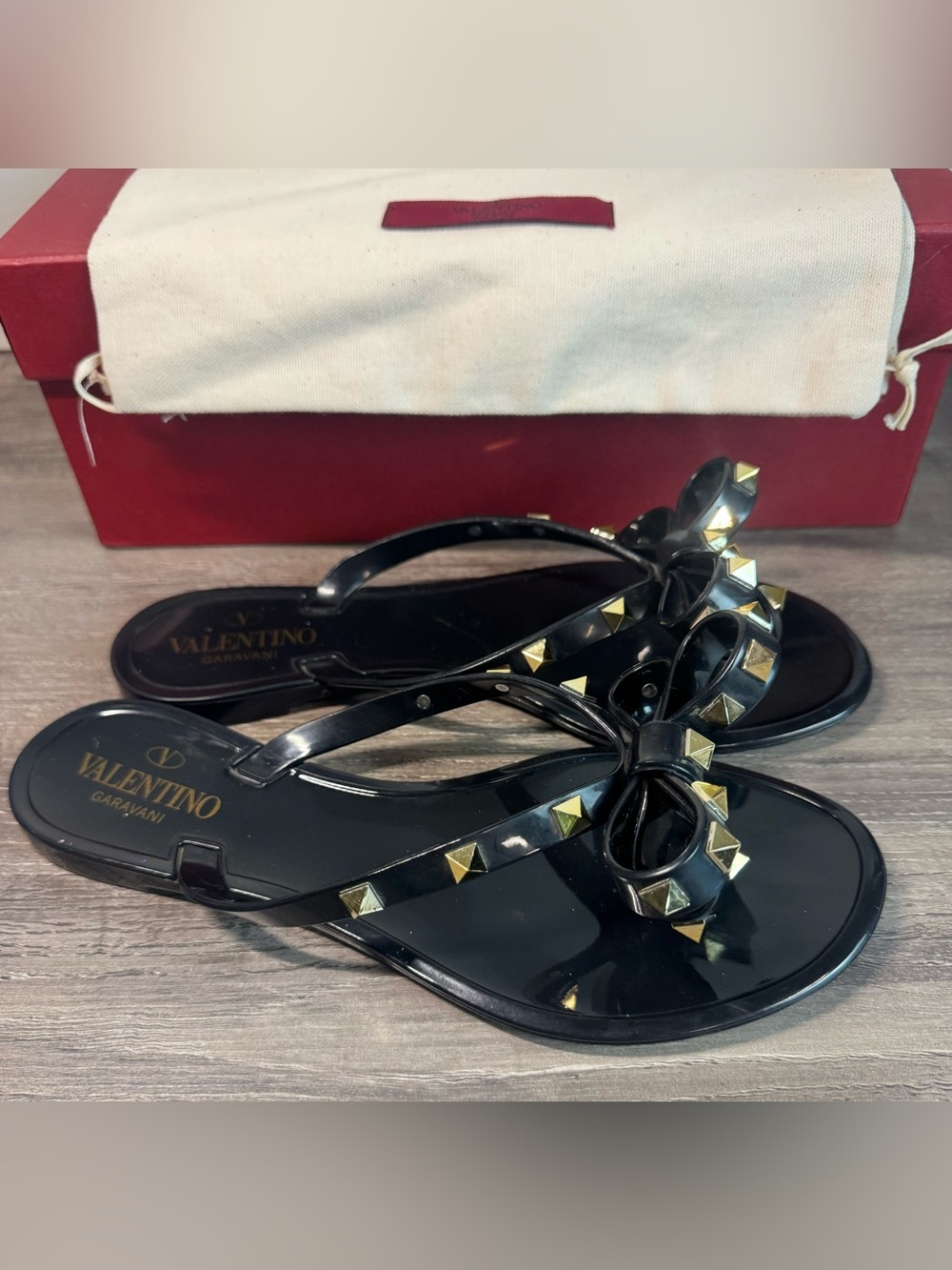 Valentino Rockstud Bow Jelly Thong Slides Black size 38/US7.5-8 IMMACULATE $520 - Picture 4 of 7
